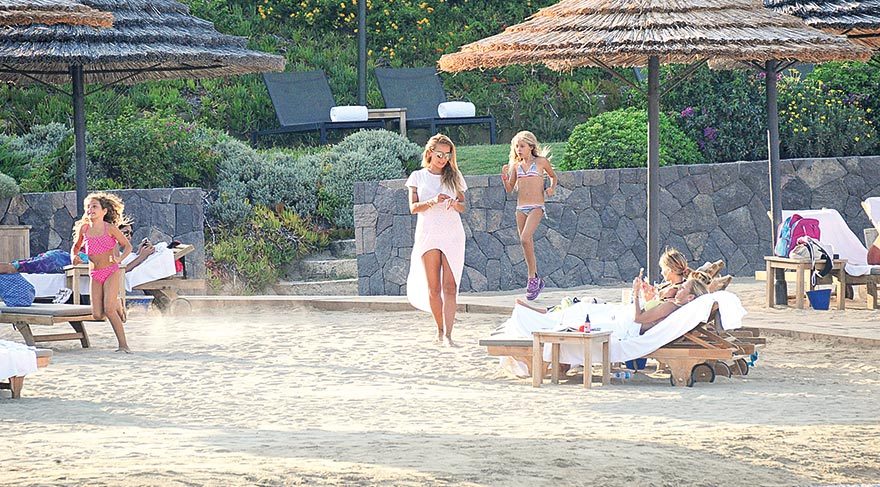 Bikinili görüntülere şık önlem
