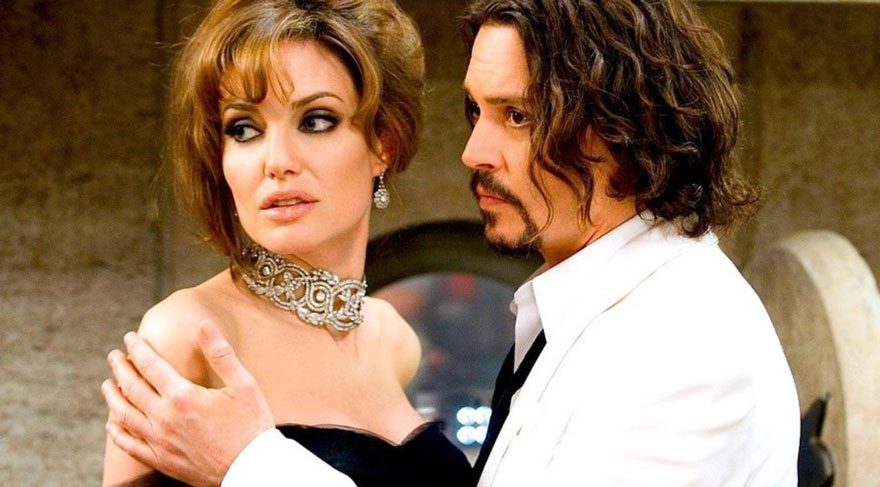 Johnny Depp’ten Angelina Jolie’ye destek