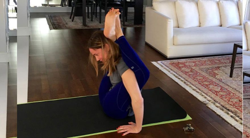 Demet Şener Kutluay’dan sınırları zorlayan yoga pozu