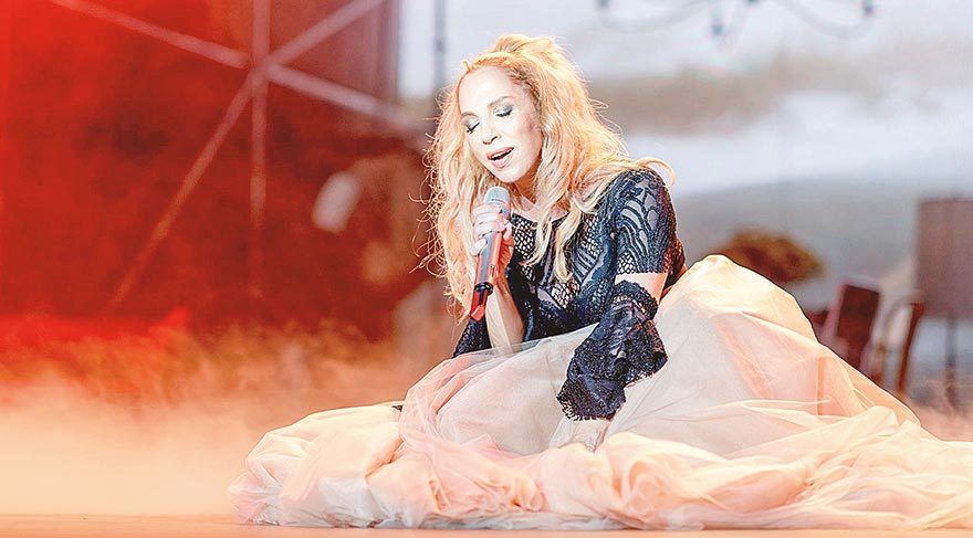 Sertab Erener konser gelirini 15 Temmuz Şehitlerine verecek