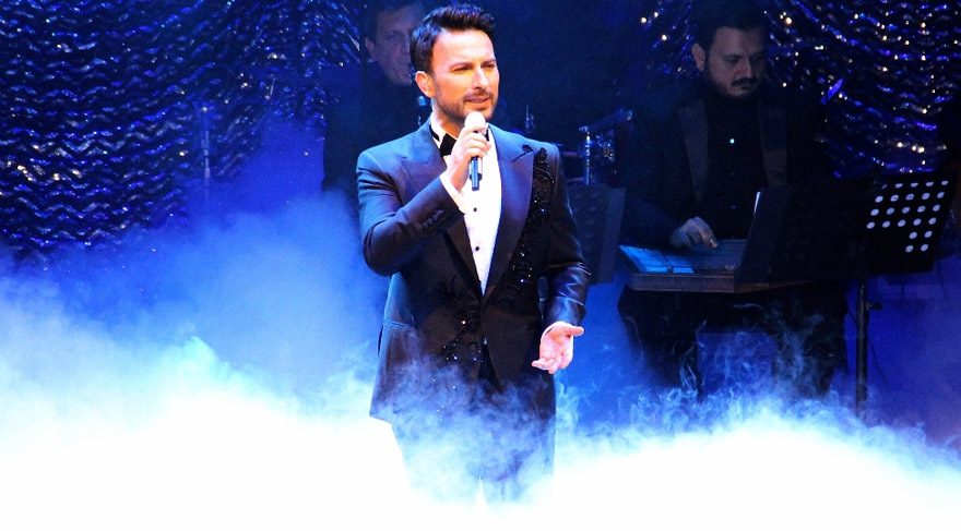 Megastar Tarkan Harbiye’yi salladı