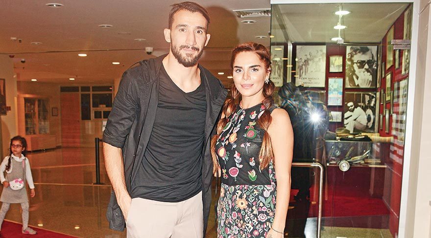 Topal çiftinden çocuklara destek
