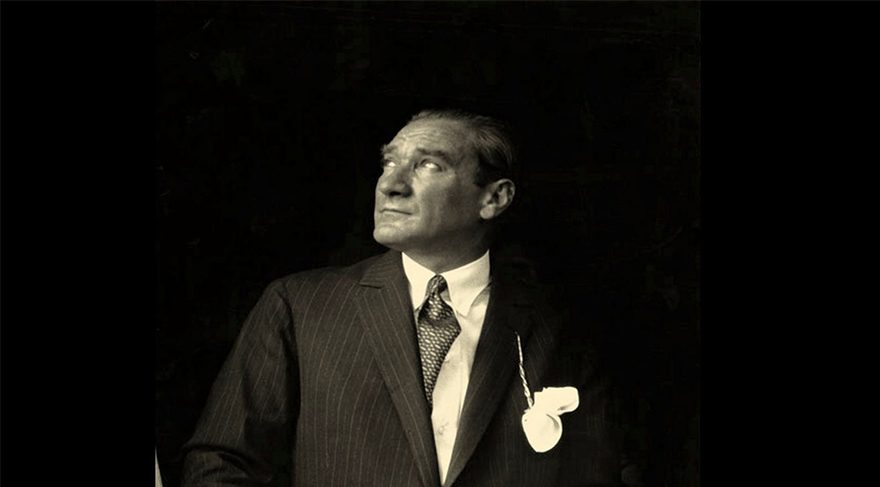 Ünlülerden sosyal medyada ortak Atatürk paylaşımı