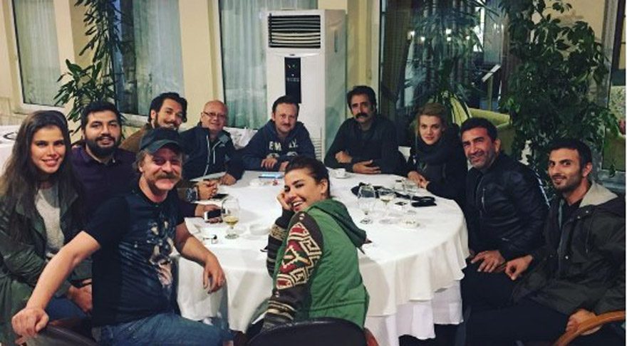 Gülben Ergen’den set fotoğrafı