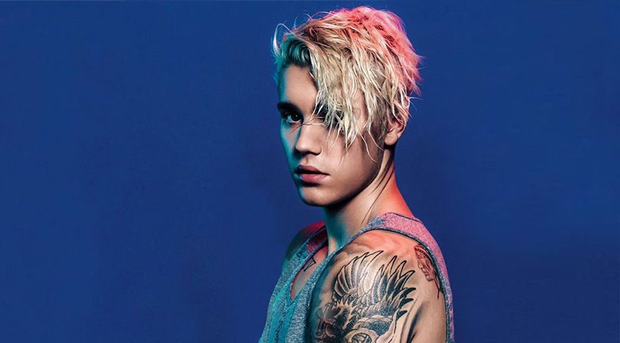 Justin Bieber’ın süt içtiği bardağı satışa çıkarıldı