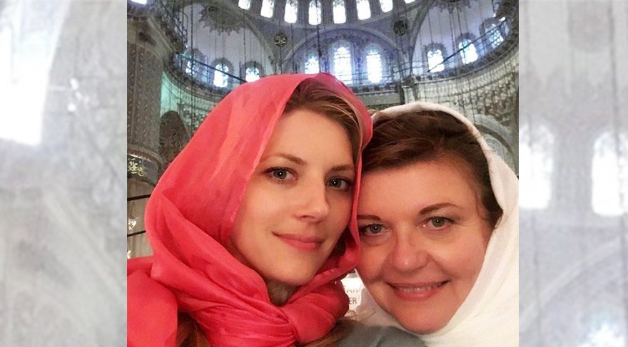 Vikings dizisinin yıldızı Katheryn Winnick, İstanbul’u ziyaret etti
