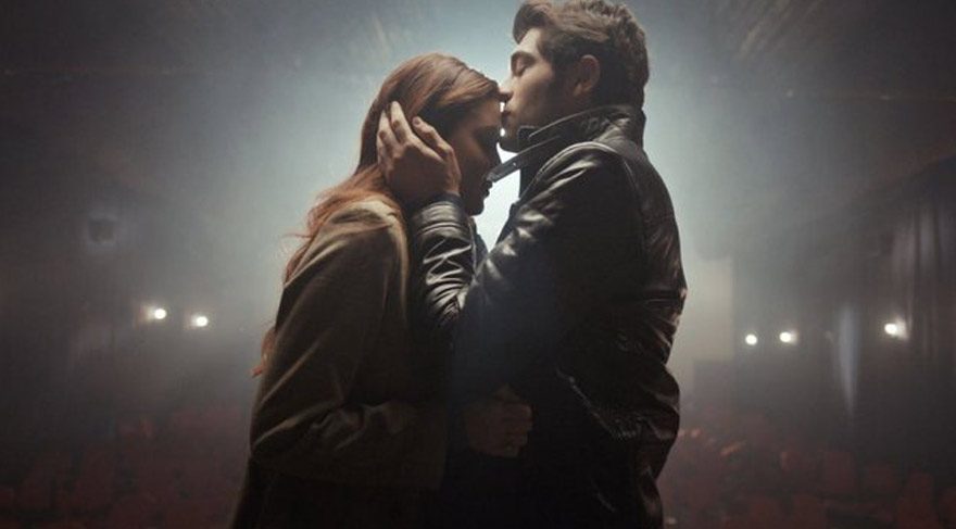 Show TV izle: Yayın akışı (26 Ekim Çarşamba 2016) Aşk Laftan Anlamaz 16. bölüm