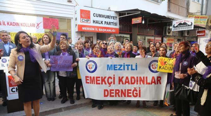 CHP'li kadınlar, kadına şiddet ve tevacüzleri protesto etti