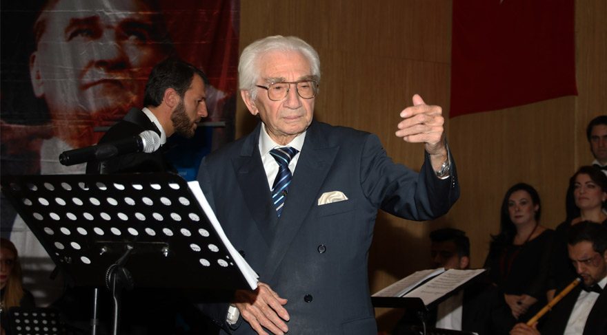 90 yaşındaki sanatçı izleyenleri büyüledi
