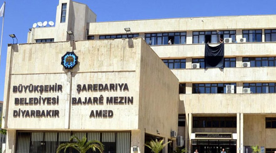 Diyarbakır Büyükşehir Belediyesi’nin makam odası da değişti
