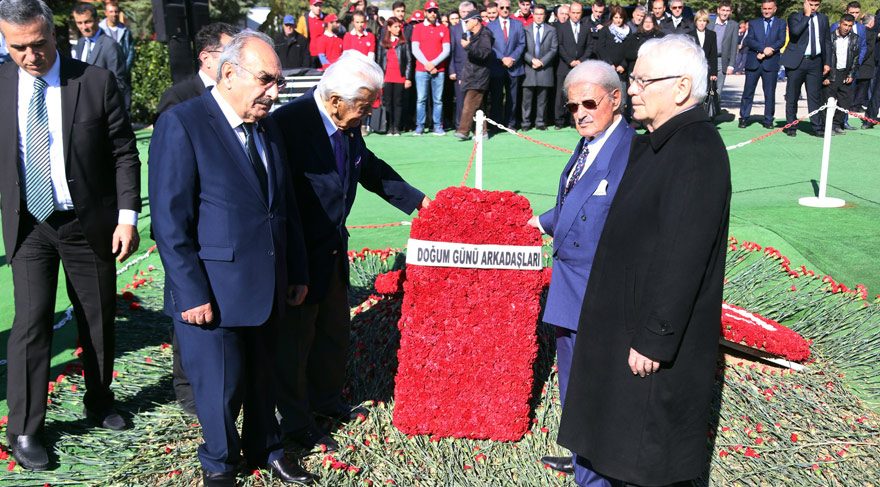 Süleyman Demirel, 92’nci yaş gününde anıldı