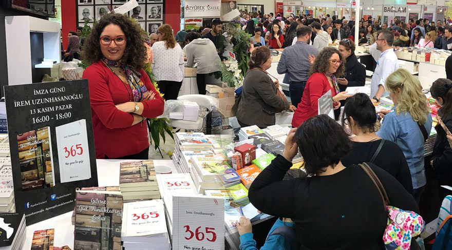 İrem Uzunhasanoğlu imza gününde hayranlarıyla buluştu