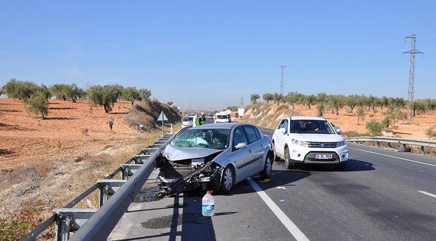 Doğum yolunda kaza: Anne ve kızı karnındaki ikizlerle öldü