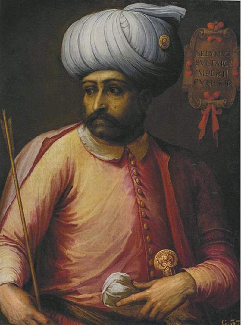 I. SELİM (Yavuz Sultan Selim) </br>Çok kitap okumasıyla bilinen Yavuz Sultan Selim; kuyumculukla ilgileniyordu. Kitap satırlarını takip etmek için kendine altın hilaller de yapardı.