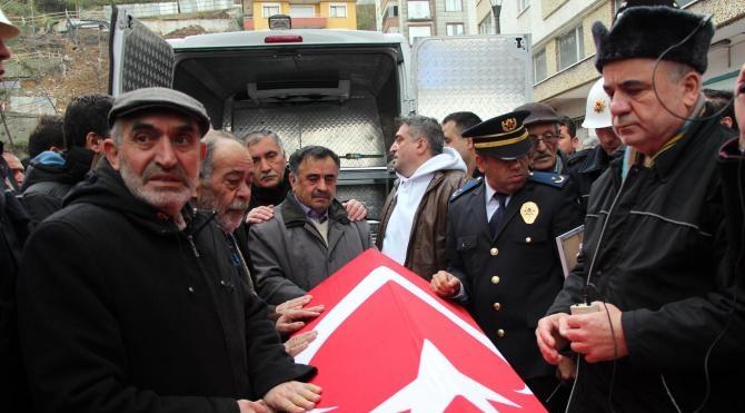 Zonguldaklı şehit polis memuru gözyaşlarıyla toprağa verildi