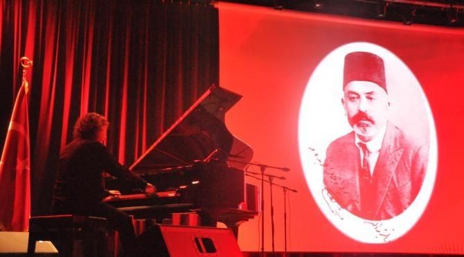 Piyanist Tuluyhan Uğurlu Zonguldak’ta konser verdi