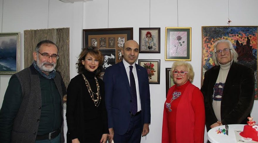 ‘Evrenseldir Sevgi’ Bakırköy’de açıldı