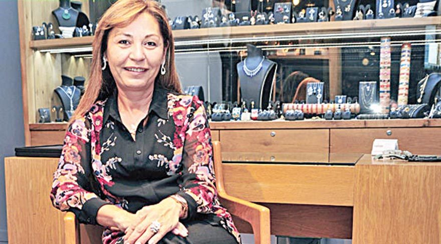 Sosyetenin ünlü ismi Esra Özavar, eşinin yasak aşk yaşadığı Nalan Aksoy’a açtığı tazminat davasını kazandı