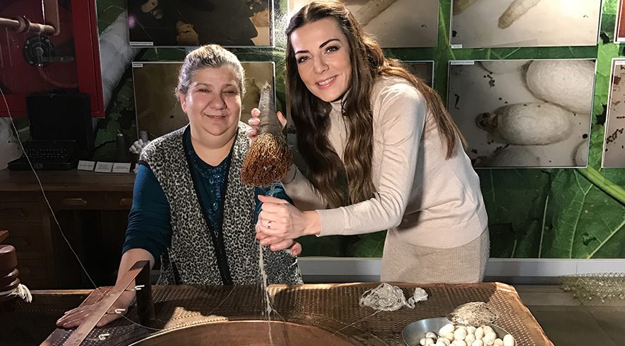 Burcu Kara dede mesleğine el attı