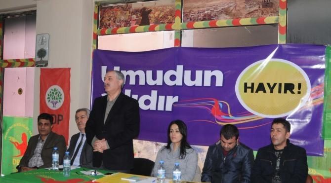 HDP ve DBP Hakkari'de halk toplantısı düzenledi