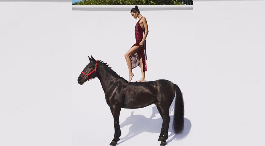 Kendall Jenner Vogue için poz verdi