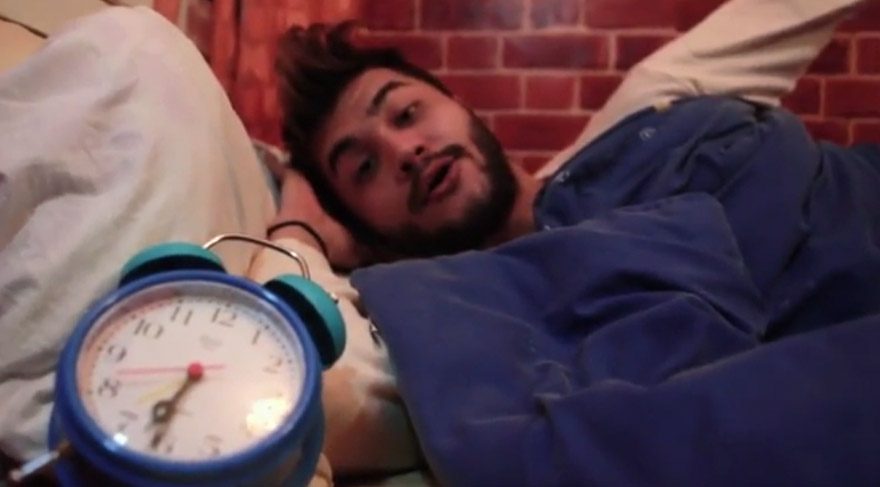 ‘Gece gölgenin rahatına bak’a muhteşem parodi