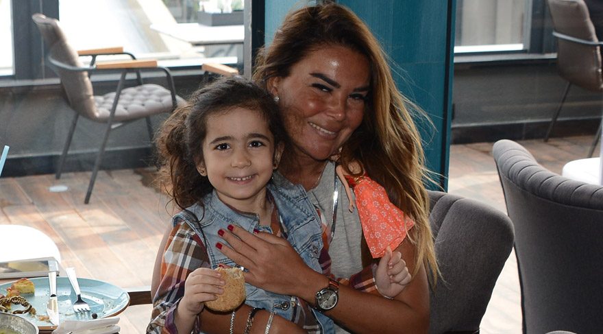 Özlem Yıldız, kız çocuk hasretini dile getirdi