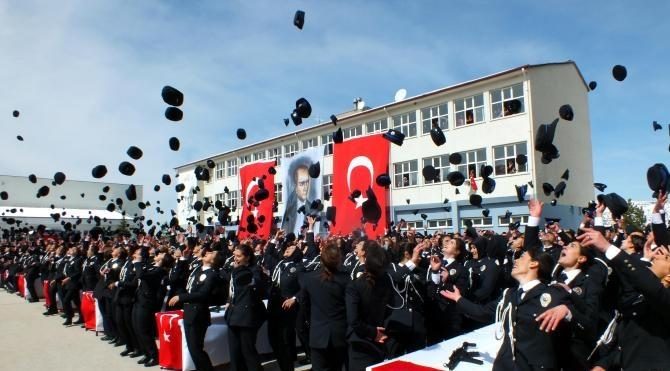 Yozgat’ta 1100 polis adayı yemin ederek diploma aldı