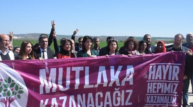 HDP, Trakya'da 'hayır' kampanyasını cezaevi önünde başlattı