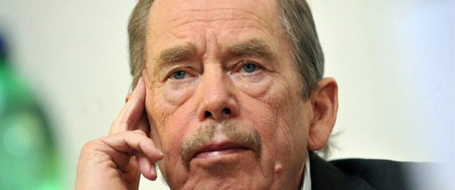 2000 yılında Çek Cumhuriyeti Cumhurbaşkanı Václav Havel'e Ahmet Necdet Sezer tarafından takdim edildi. </br> Cumhurbaşkanı Vaclav Havel aynı zamanda Çek tiyatro yazarı, düşünce adamı, siyasetçidir.
