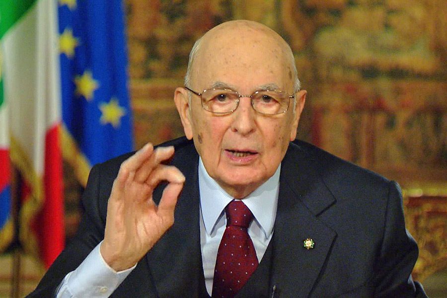 2009 yılında İtalya Cumhurbaşkanı Giorgio Napolitano'ya Abdullah Gül tarafından takdim edildi.