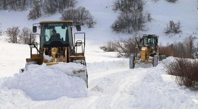 Erzincan'da 103 köy yolu kardan ulaşıma kapandı