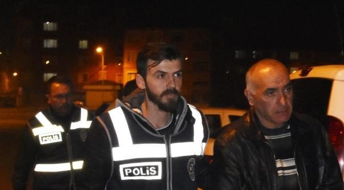 Sinyal kesici jammerli Gürcü 2 hırsız yakalandı