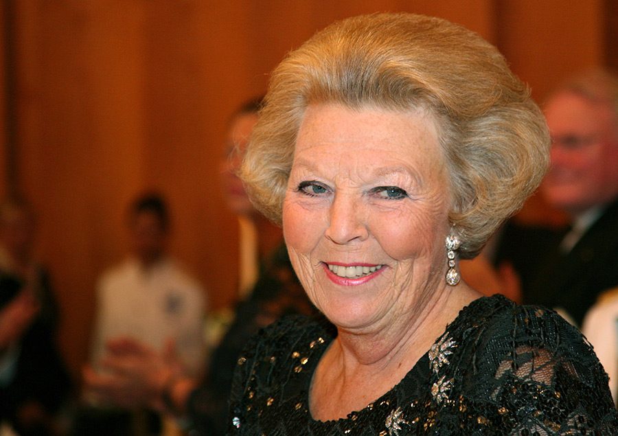 2012 yılında Hollanda Kraliçesi Beatrix'e Abdullah Gül tarafından takdim edildi.