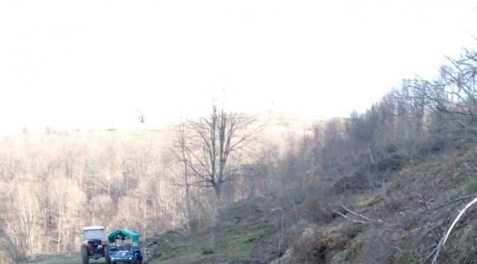 Hanife, devrilen traktörün altında öldü