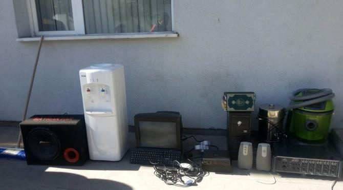 Camiden Kuran çalan 2 kişi tutuklandı