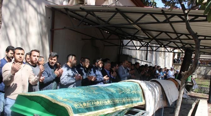 Kahramanmaraş'taki kazada ölen 5 kişi toprağa verildi