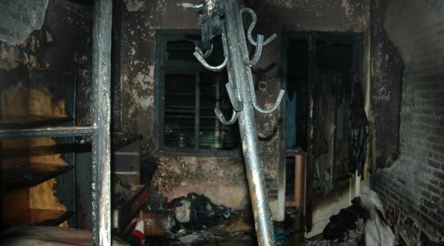 Ailesiyle tartıştı evi yaktı