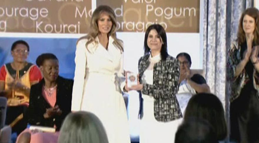 Saadet Öğretmen ödülünü Trump’tan aldı