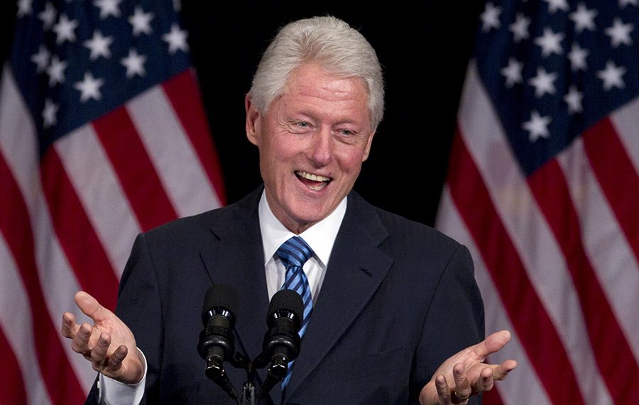 1999 yılında Amerika Birleşik Devletleri Başkanı Bill Clinton'a Süleyman Demirel tarafından takdim edildi.