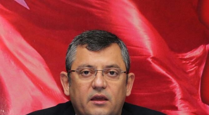 CHP'li Özel : Kenan Evren, evlatları ile ürünleriyle gurur duyuyor olmalı