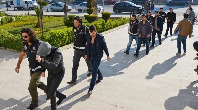 Yağma ve tefeci operasyonuna 5 gözaltı