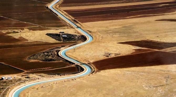 Atatürk Barajı Gölü'nden Mardin'e su sağlayacak kanalda sona gelindi