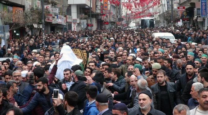 Elazığ'da Kadiri Şeyhi'nin cenazesine izdiham