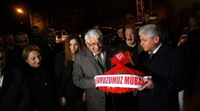 Eski 10 derecede üşüdü, Nevruz ateşinde ısındılar