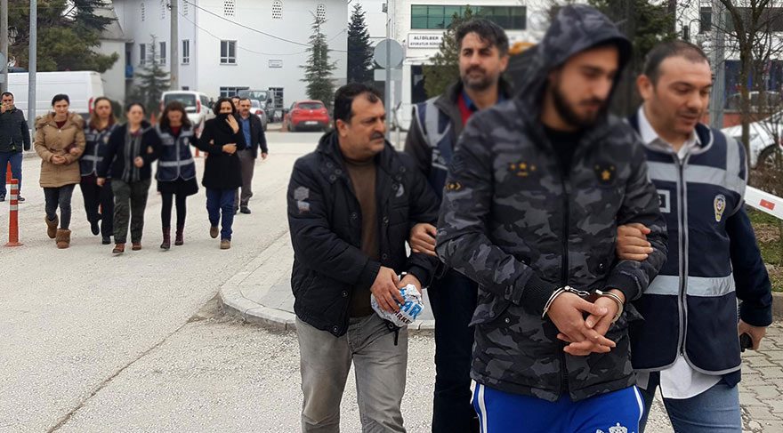 Kadın elbiseli, makyajlı cinsel istismarlı işkenceye, 7 gözaltı