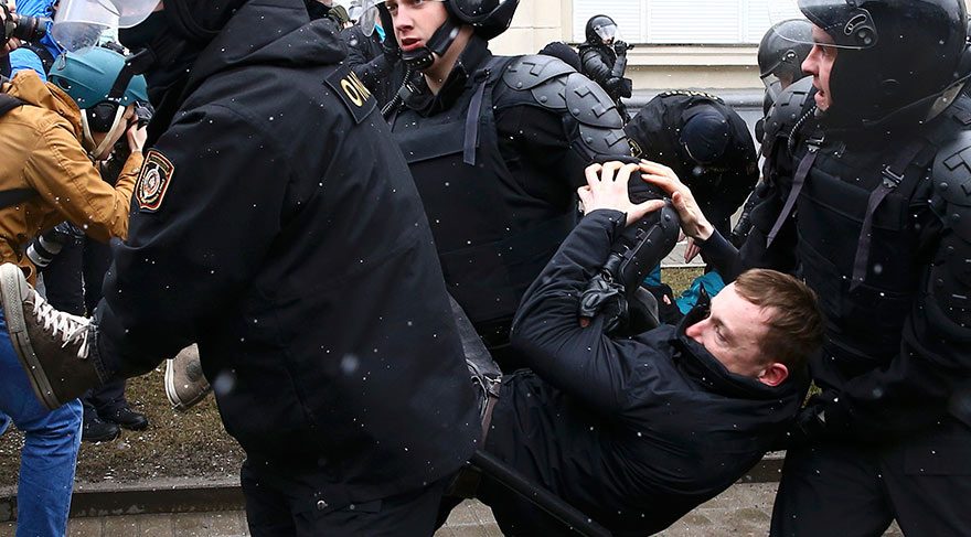 ‘Sosyal parazit vergisi’ protestolarında yüzlerce gözaltı