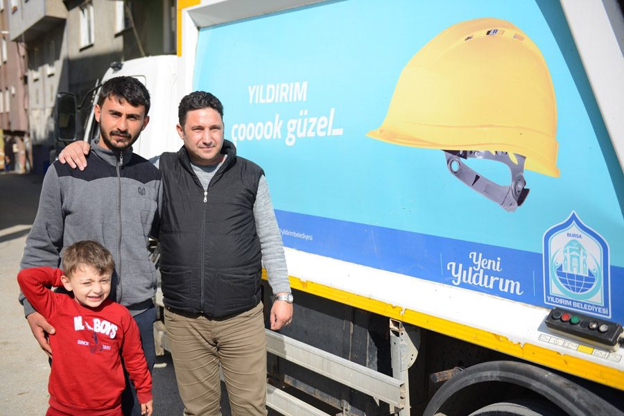 FOTO:İHA - Mehmet Makmidov belediye çalışanlarına teşekkür etti.
