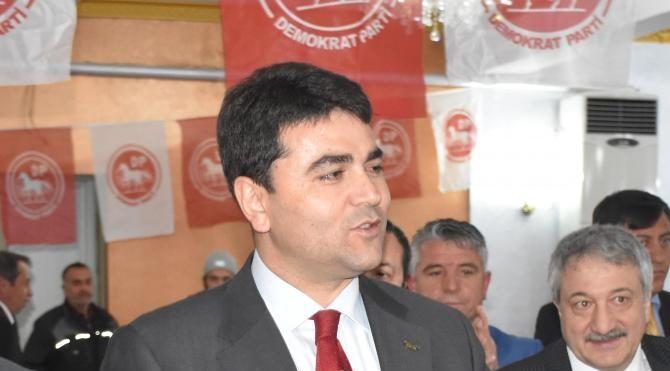 DP Genel Başkanı Uysal 'hayır' kampanyasını Uşak'ta sürdürdü