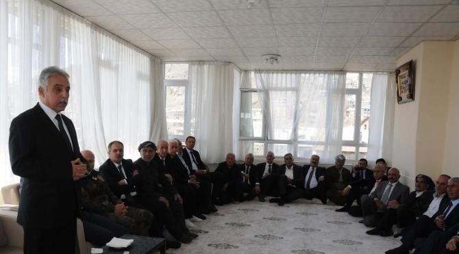 Hakkari'de aşiret liderleri ve kanaat önderleri ile dayanışma yemeği